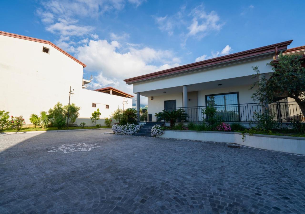 Villa Dei Cesari Bed & Breakfast Santa Maria La Carita Bagian luar foto